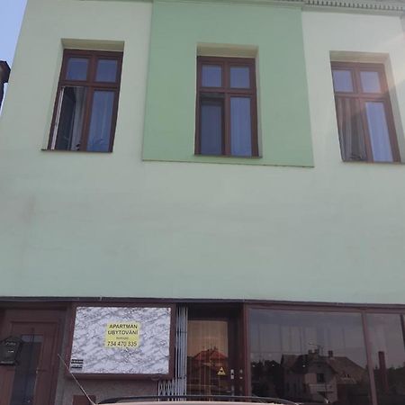 Apartman V Rodinnem Dome Jaromer Exterior photo